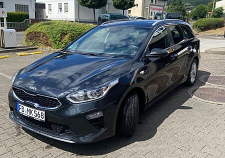 Kia Cee'd Sportswagon 1.6 CRDi DCT Vision Sports...