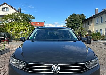 VW Passat Variant Volkswagen 2.0 TDI SCR Trendline Variant...