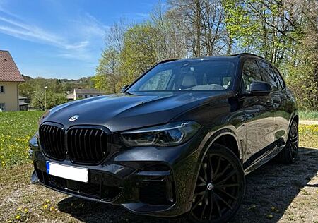 BMW X5 xDrive30d / Laser / AHK / Pano / M ///