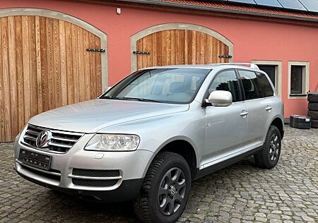 VW Touareg Volkswagen 4.2 V8 Tiptronic Standard