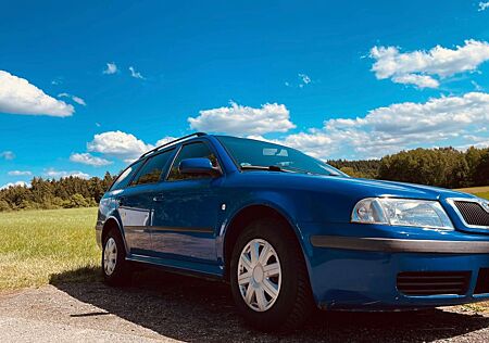 Skoda Octavia Combi 1.6 neuer Kundendienst