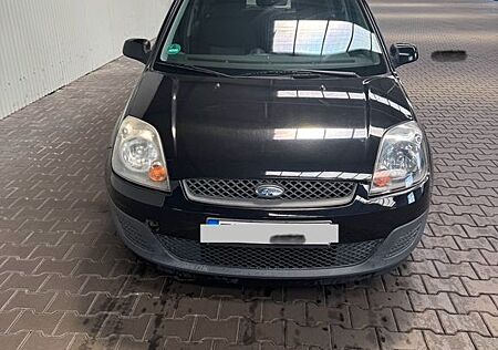 Ford Fiesta 1.3 51 kW Trend Trend