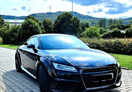 Audi TT Coupe 2.0 TDI S-Line