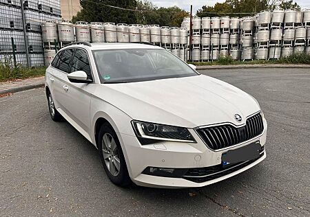 Skoda Superb 2.0 TDI SCR STYLE Combi STYLE