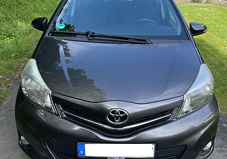 Toyota Yaris 1,33-l-Dual-VVT-i Multidrive S Life Life