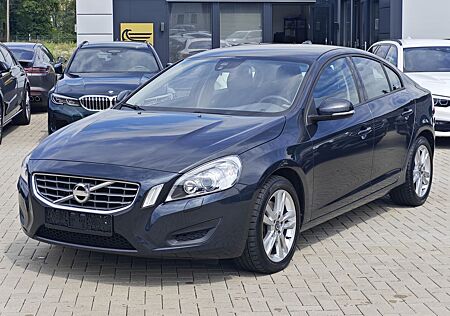 Volvo S60 2.4 D5 Kinetic Lim.|1.Hand|AHK|DSTC|Xenon