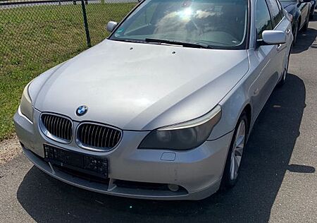 BMW 545i A -