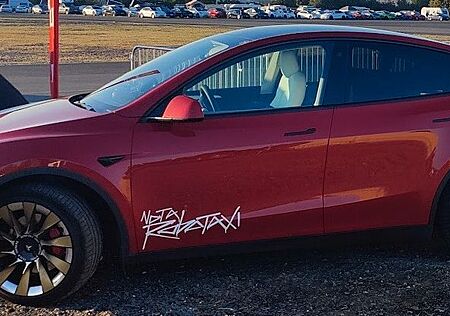 Tesla Model Y Long Range, Performance Boost, AHK, uvm