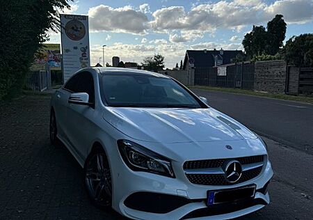 Mercedes-Benz CLA 220 d Coupé-AMG Line