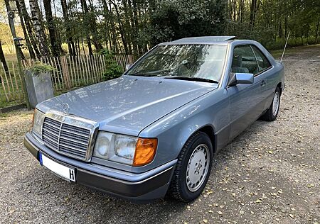 Mercedes-Benz E 230 CE Coupe, Automatic, Schiebedach, 2 Hand