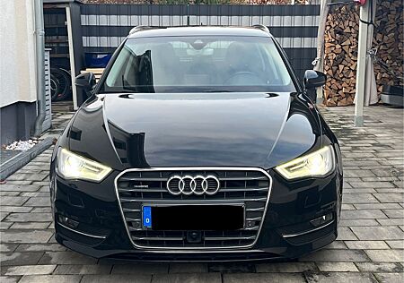 Audi A3 2.0 TDI S-Tronic Quattro Sport. Standheizung