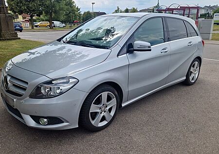 Mercedes-Benz B 180 CDI DKG*Navi*Kamera*1.Hand*TÜV NEU*