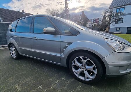Ford S-Max 2,0 TDCi 103kW DPF Titanium Titanium