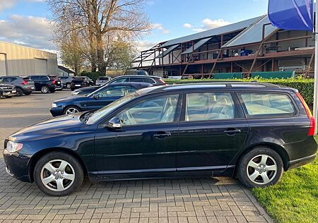 Volvo V70 Kombi Momentu/1.Hand/Leder/Klima/Cruise/Pdc/