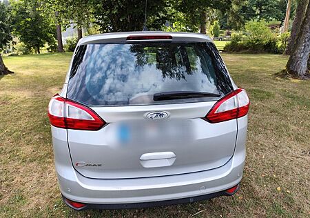 Ford Grand C-Max 2,0TDCi 103kW Titanium Titanium