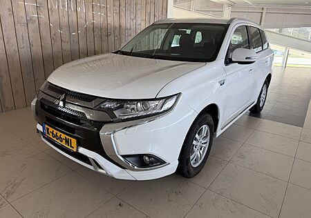 Mitsubishi Outlander 2.4 PHEV Pure