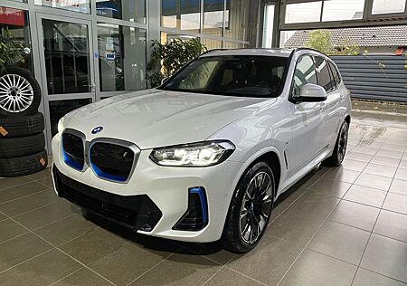 BMW iX3 M Impressive Pano. Harman/Kardon HUD AHK LED