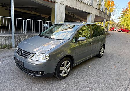 VW Touran Volkswagen Highline 2.0 FSI AHK