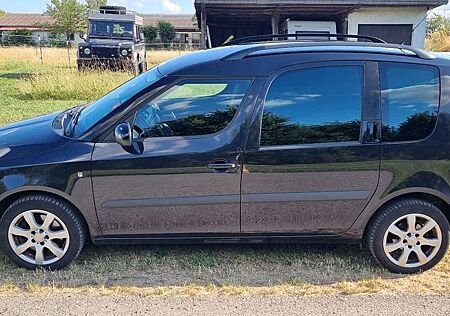 Skoda Roomster Style Plus Edition 8xAlu A/C AHK Sitzhz