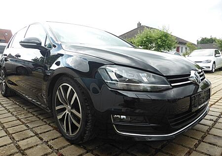 VW Golf Volkswagen VII Lim. Highline Bi-Xenon Alcanta SHZ Temp