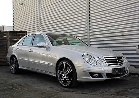Mercedes-Benz E 280 4Matic*AHK*LEDER*MB-SCHECKHEFT*1.HAND*