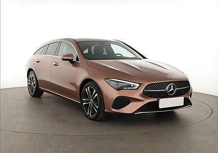 Mercedes-Benz CLA 200 shooting brake 200d 2023 Progressive,