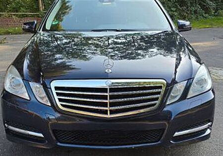 Mercedes-Benz E 300 CDI BlueEFFICIENCY AVANTGARDE AVANTGARDE