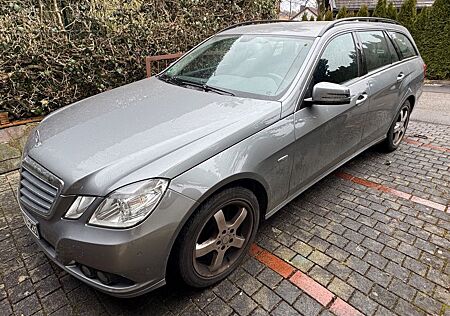 Mercedes-Benz E 220 CDI T BlueEFFICIENCY