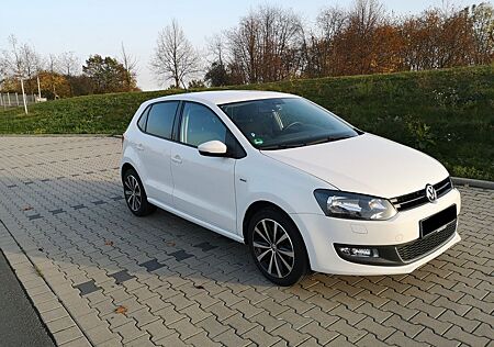 VW Polo Volkswagen 1.2 TSI Life Blue Motion MFL NAVI