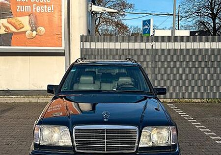 Mercedes-Benz 320 TE 5Gang Automatik W124