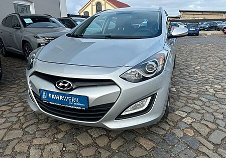 Hyundai i30 i30cw 1.4 CRDi Classic Business Navi Package