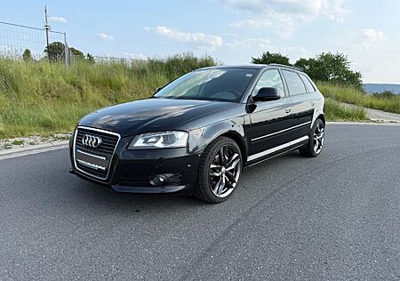 Audi A3 2.0 TDI Sportback Bi-Xenon Pano Tempo PDC SHZ