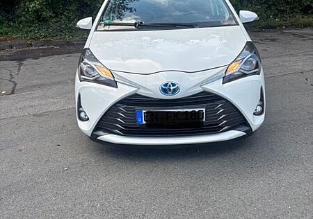 Toyota Yaris 1,5-l-VVT-i Hybrid CVT Y20 Club Y20 Club