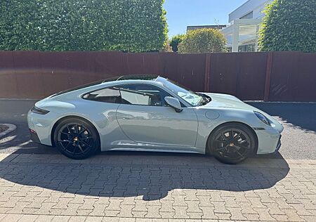 Porsche 992 .2 Carrera Coupé Carrera