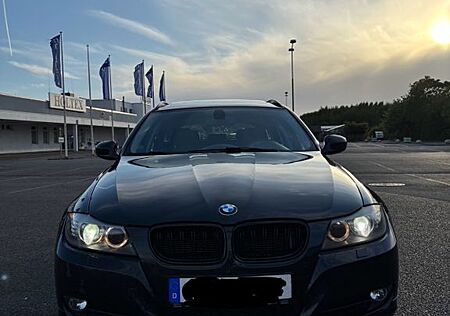 BMW 320i Touring -