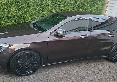 Mercedes-Benz CLA 180 Shooting Brake -
