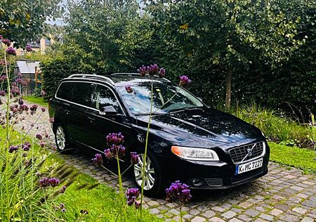 Volvo V70 2.0 F Summum