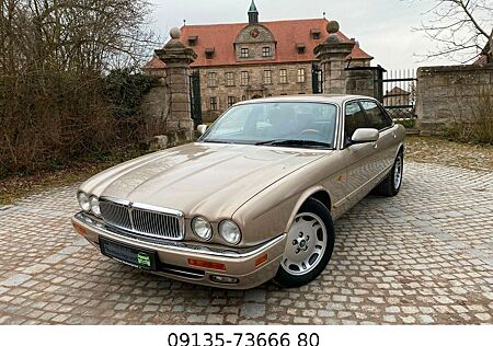 Jaguar XJ6 3,2Ltr Executive Automatik Leder Holz 1.Hand