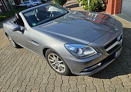 Mercedes-Benz SLK 200 -