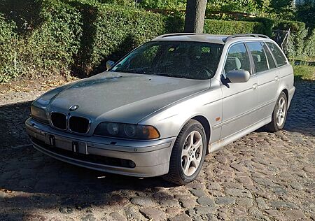 BMW 525i touring (E39), Benzin, Schalter, TÜV 10/25