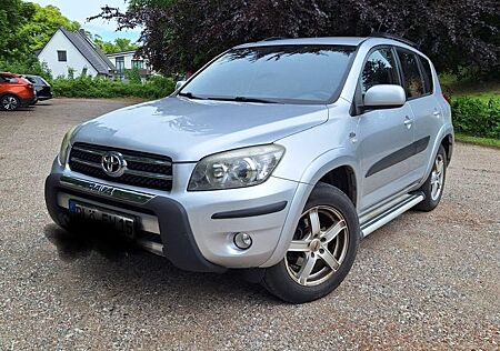 Toyota RAV 4 2,2-l-D-CAT 4x4 Neue Motor ca.180000KM