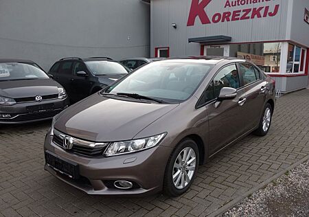 Honda Civic Lim. 4-trg. 1.8 i-VTEC Executive Automatik