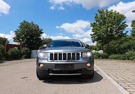Jeep Grand Cherokee Overland 3.0 V6 M.-Jet Automatik