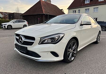 Mercedes-Benz CLA 200 .Navi,Panorama;LED,8xAlu