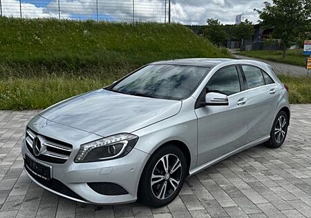 Mercedes-Benz A 200 BlueEfficiency Automatik Klima Navi Xenon