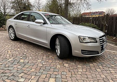 Audi A8 3.0 TDI tiptronic quattro -