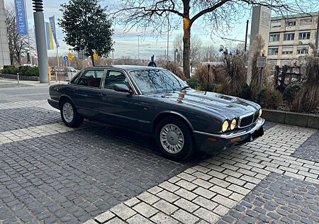 Jaguar XJ Executive 3.2 Executive
