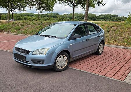 Ford Focus 1,6 Tüv 03.26 Benziner