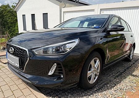 Hyundai i30 Gepflegter CW 1.4 mit Winterpaket, CarPlay