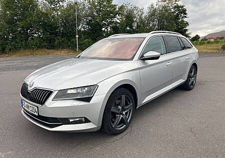 Skoda Superb 2.0 TDI DSG 4x4 AHK, SH, Style Combi